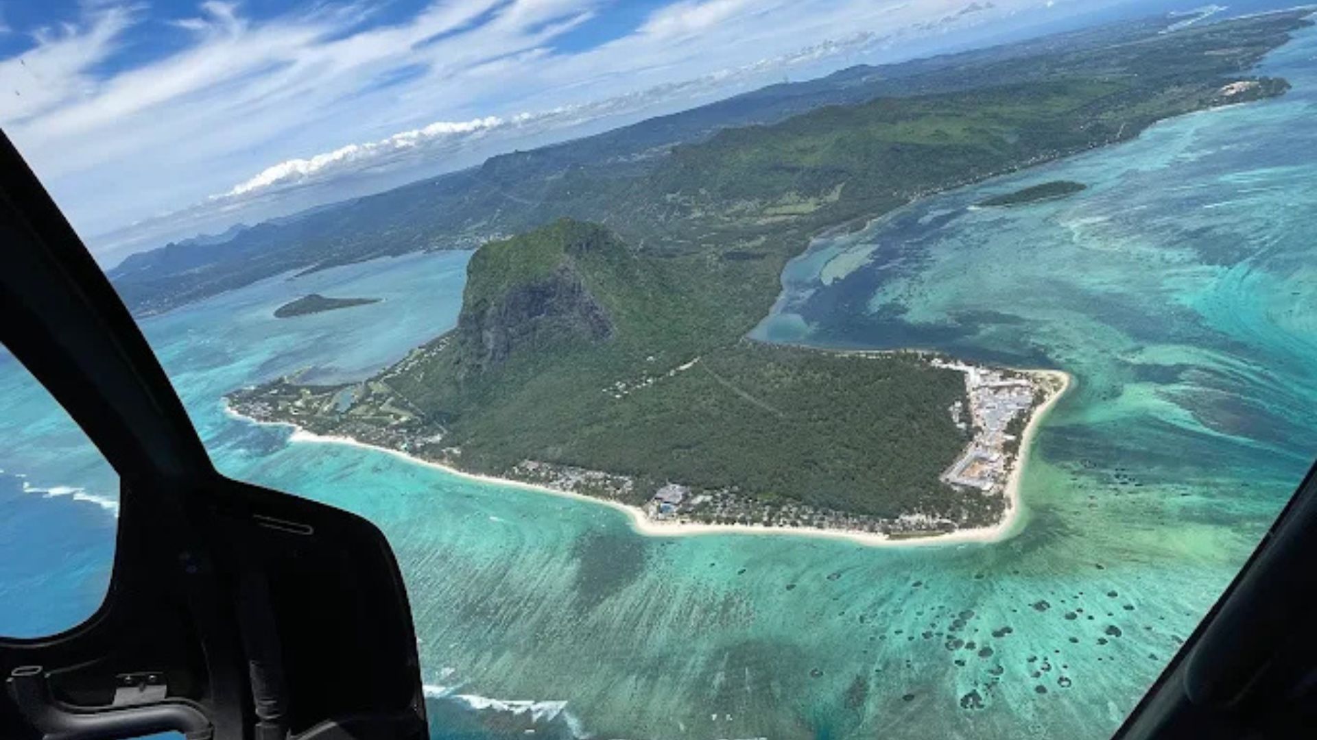 Helicopter Tour – The Magic - 4 persons 